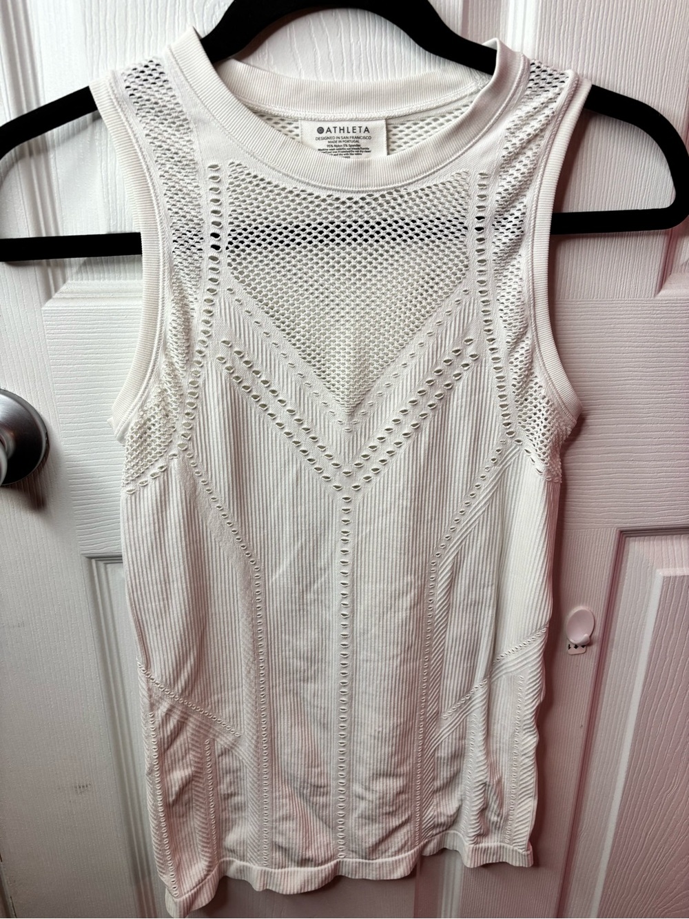 Athleta XS Ivory Seamless Open Knit Mesh Sleeveless Athletic Tank Top